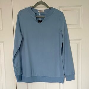 NWT  Blue Women’s Sweatshirt M